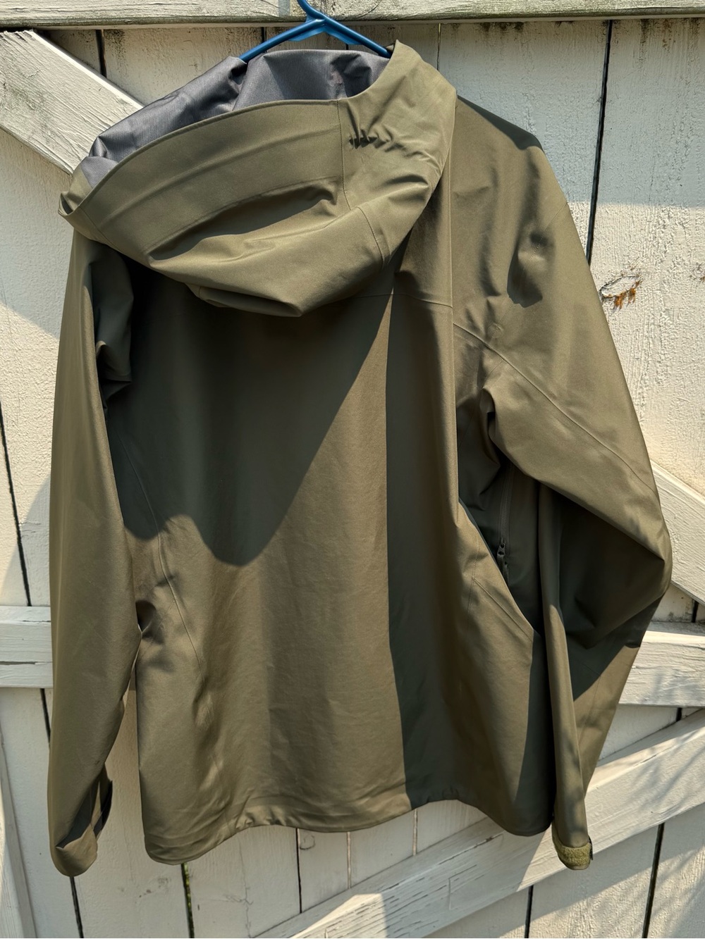 Arc'teryx Men's Olive Jacket with Hood - Picture 4 of 6